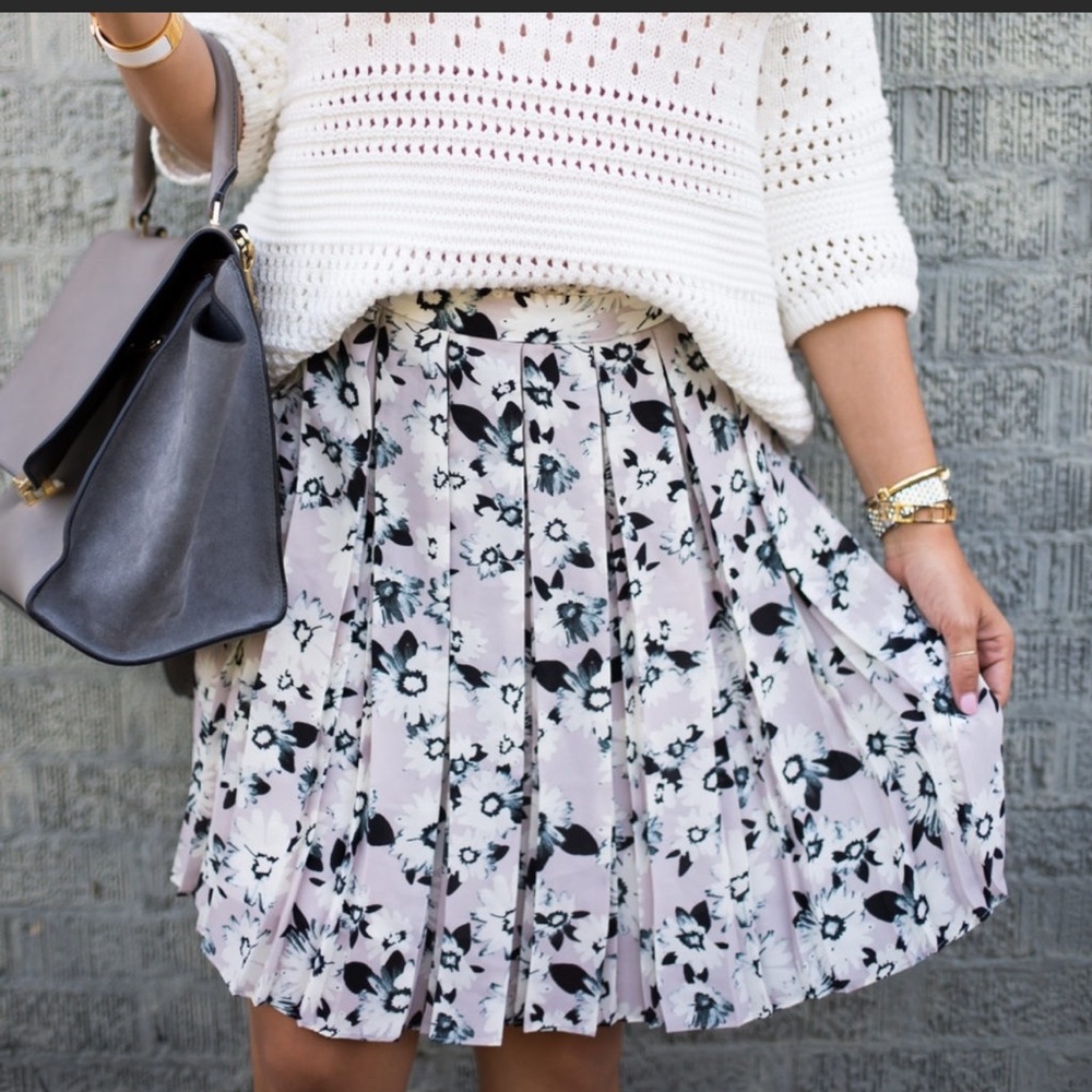 BANANA REPUBLIC Floral pleated skirt size 14